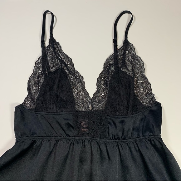 XS Victoria’s Secret black satin and lace camisole w side slits - Picture 4 of 11